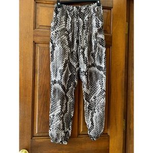 Olivaceous Drawstring Snakeskin Jogger Pants Size Small